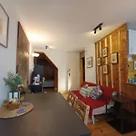 Lx Townhouse Ideal For Big Groups Prime Location Trendy Street Hébergement de vacances